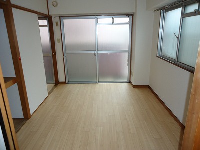 Other room space. With respect to the floor of the color, Current state priority