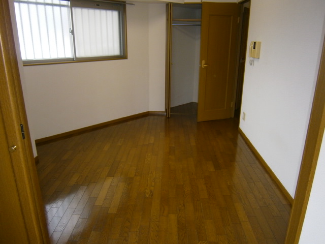 Living and room. It is bright because the large windows there is also a Western-style