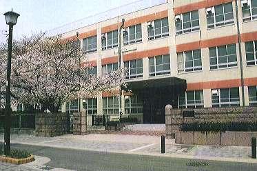 Junior high school. 1379m to Nagoya Municipal Azuma junior high school