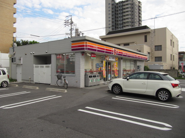Convenience store. Circle K Yoshino Sanchome store up to (convenience store) 617m