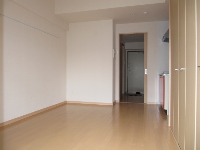 Other room space. Western-style 7.9 quires (inverted type ・ The floor is a bit more dark color)