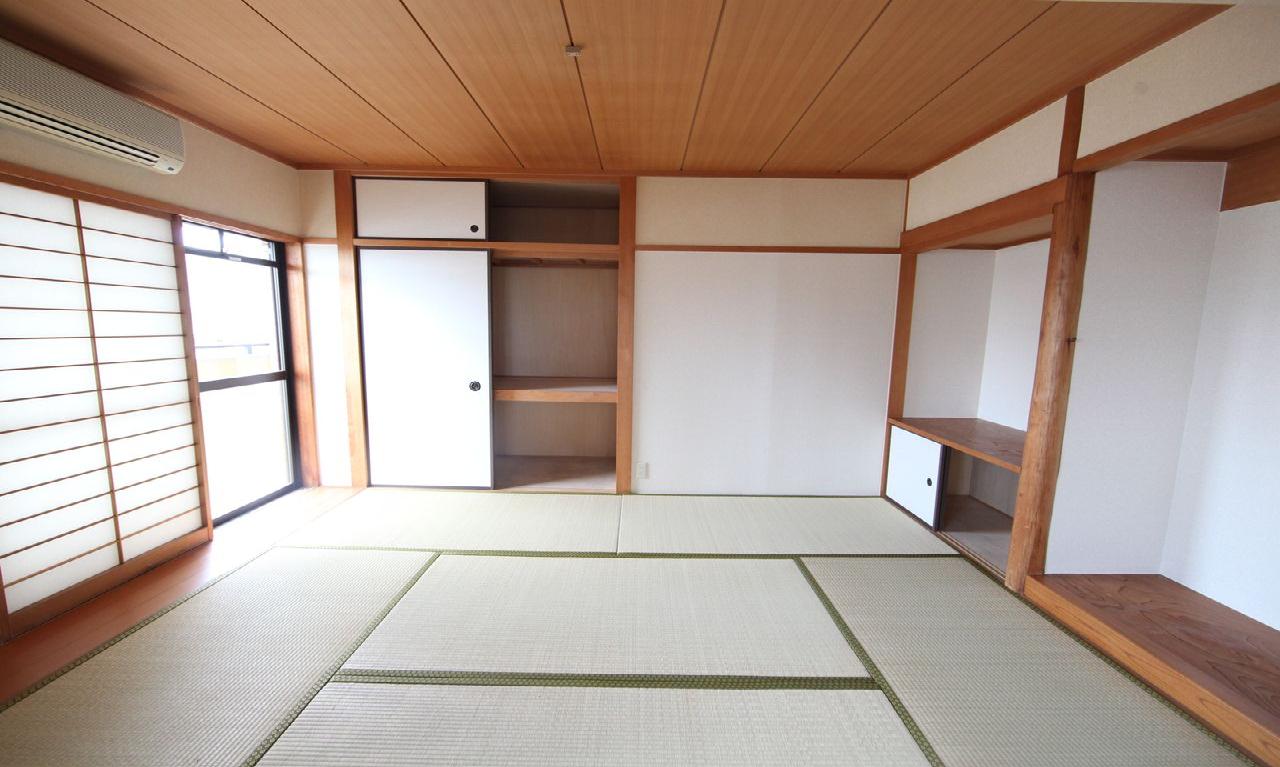 Other room space. Japanese-style room 7.5 quires With closet (storage rich have)