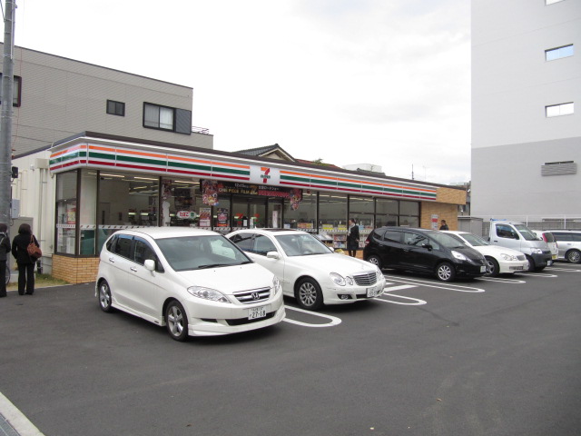 Convenience store. Seven-Eleven Nagoya Higashisotobori the town store (convenience store) to 165m