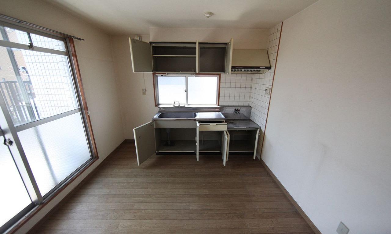 Living and room. Dining kitchen 6 Pledge You can also use partitions also connected with the Japanese-style room 6 quires