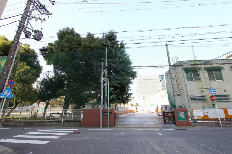 Junior high school. Fuji 520m until junior high school (junior high school)