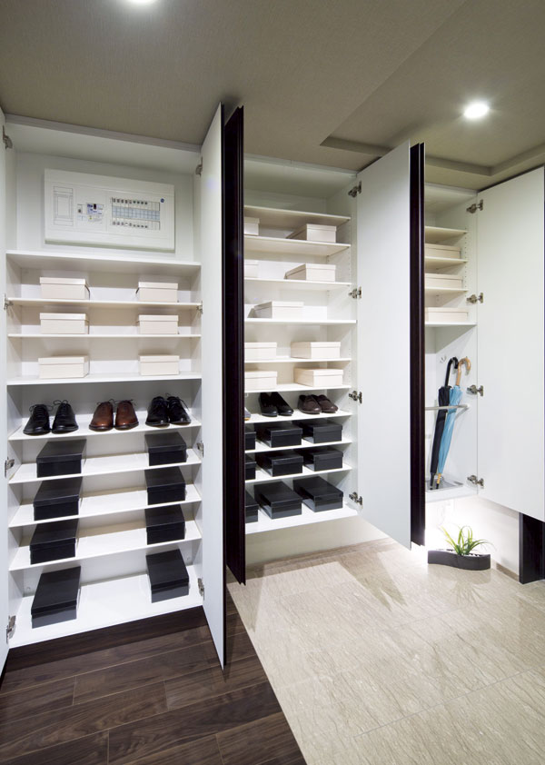 Receipt.  [Footwear input] And effective use of the wall-to-ceiling, Family of shoes and boots, Umbrella has also been secured space that can be fully accommodated (same specifications)