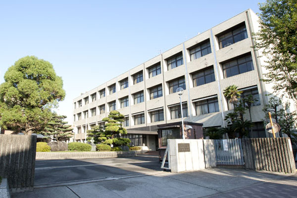 Surrounding environment. Tokai Junior High School ・ High School (6-minute walk ・ About 480m)