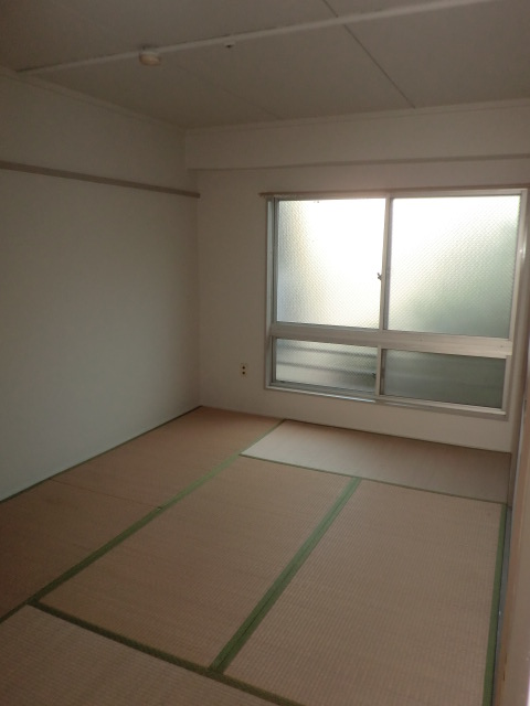 Living and room. Japanese-style room 6 tatami