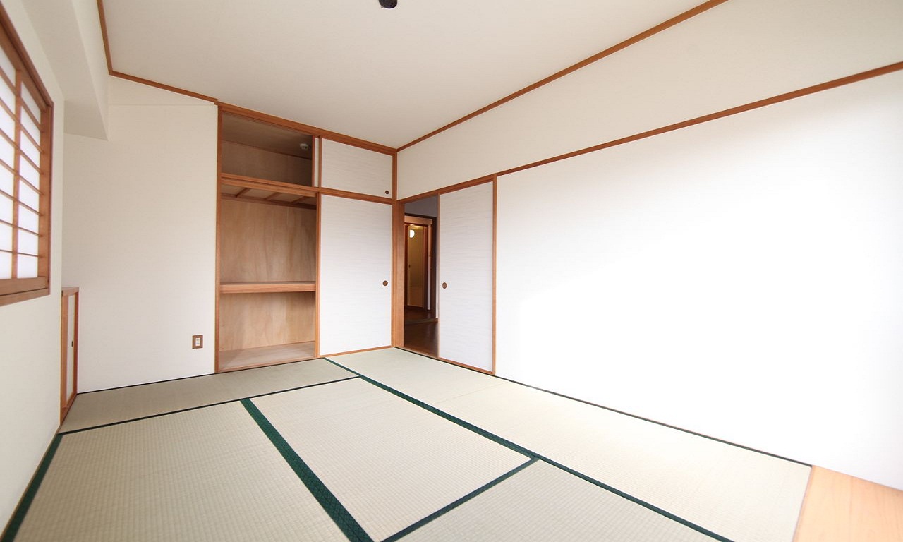 Other room space. Japanese-style room 6.0 quires (storage enhancement)