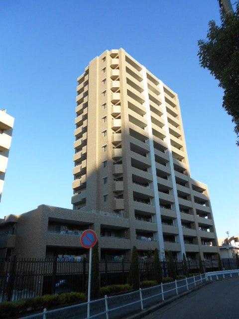 Local appearance photo. Condominium of reinforced concrete 15-storey. Local (12 May 2013) Shooting