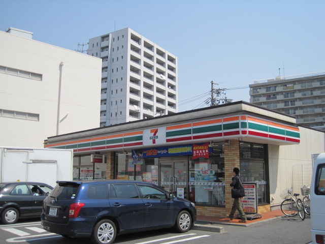Convenience store. Seven-Eleven Nagoya Kayaba 2-chome up (convenience store) 563m