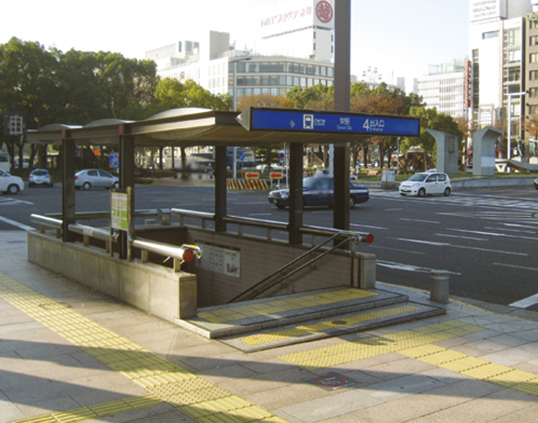 Surrounding environment. Subway Higashiyama Line ・ Meijo Line "Sakae" station (about 750m / A 10-minute walk)