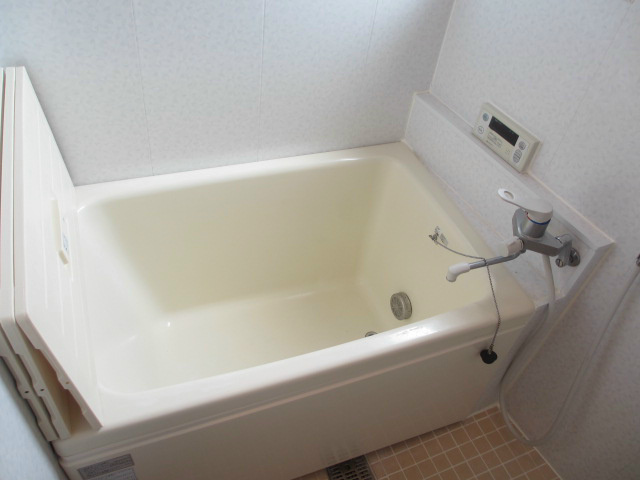 Bath. bathroom ・ With reheating function Yes window