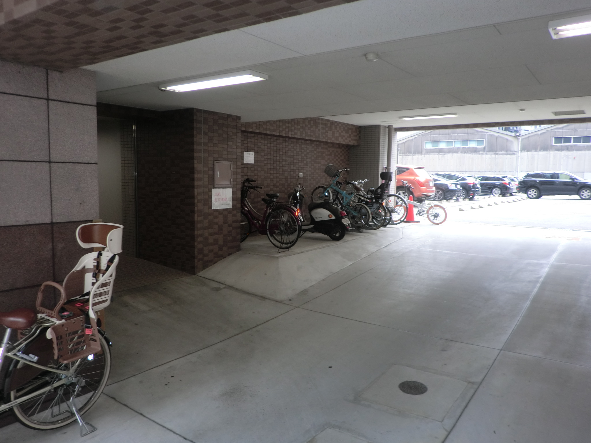 Other common areas. Wide bicycle parking space