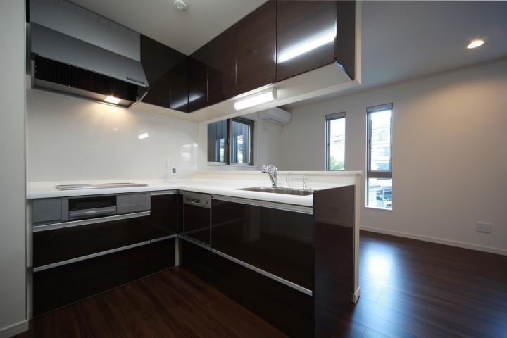 Same specifications photo (kitchen). In face-to-face kitchen, Not keep an eye from the children, It can be fun and also interactive. Human large Top & human large sink to the dishwasher dryer, Water purifier is also standard specification. 