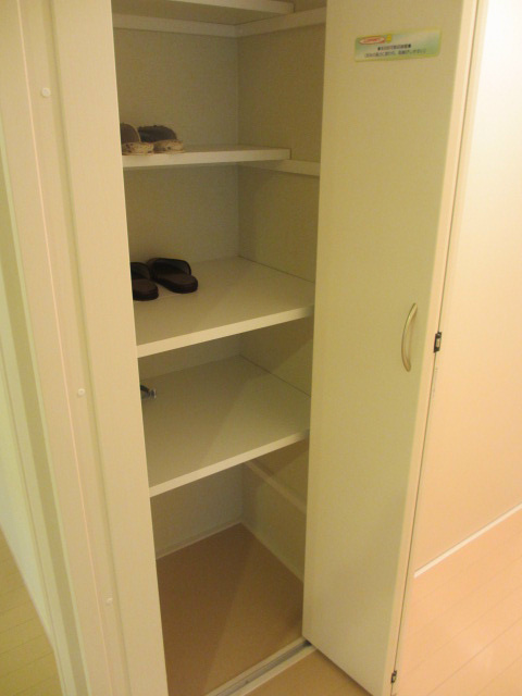 Entrance. Footwear box ※ It will be the same type of room image. 