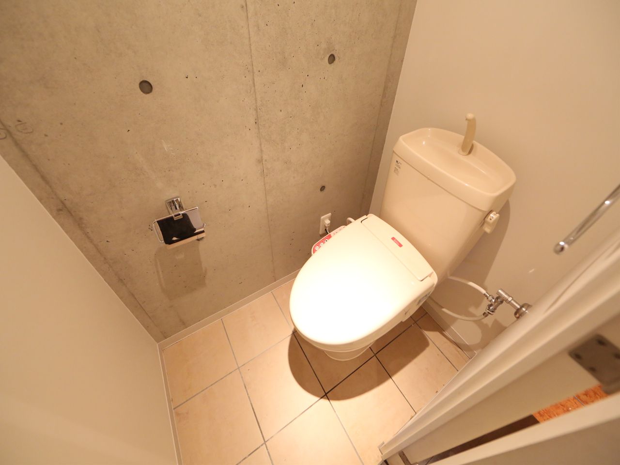 Toilet. bus ・ Restroom Warm water washing heating toilet seat