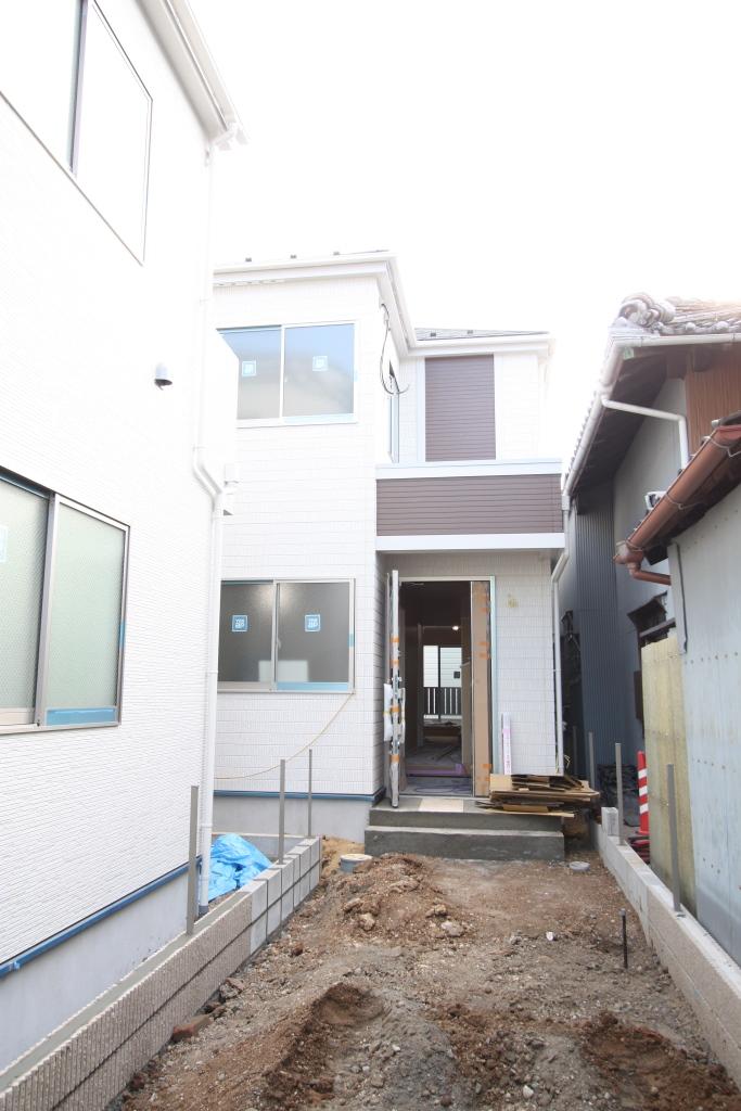 Local appearance photo. Building 2 appearance 2013 November shooting