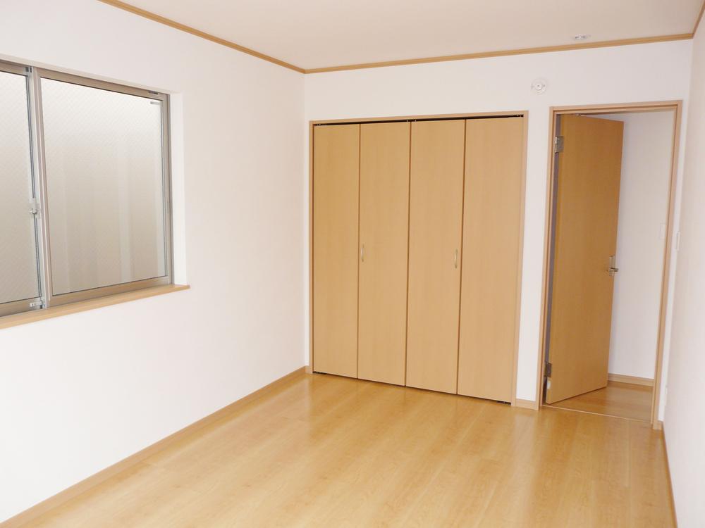 Same specifications photos (Other introspection). Same construction company equivalent specification photo