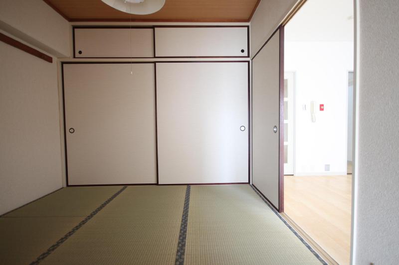 Other room space. Japanese-style room 4.5 Pledge