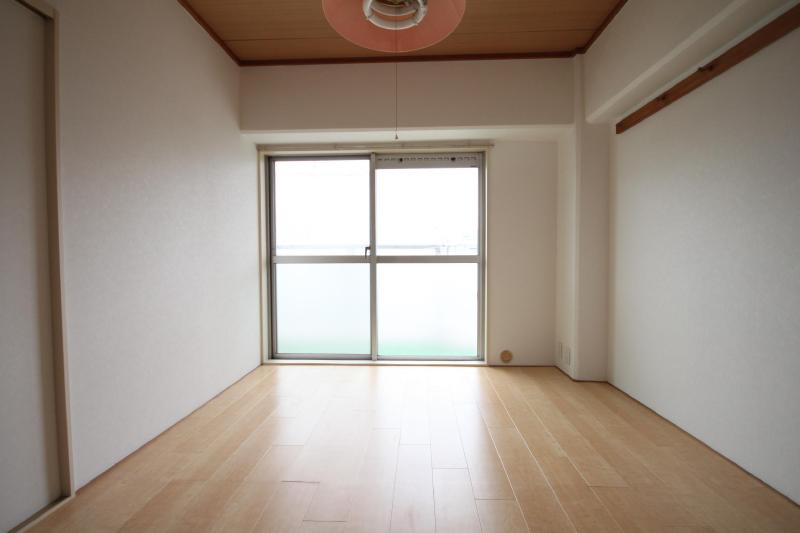 Other room space. Room as seen from the Japanese-style room