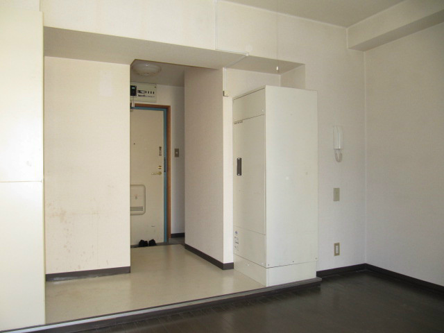 Other room space. As seen from the Western side