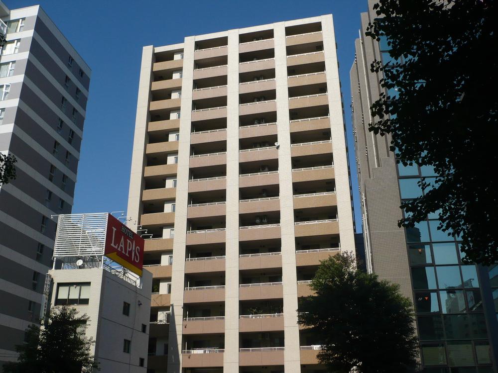 Local appearance photo. Building appearance seen from the south side through Nishiki (October 2012) Shooting