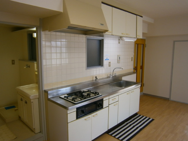 Kitchen. Two-burner stove