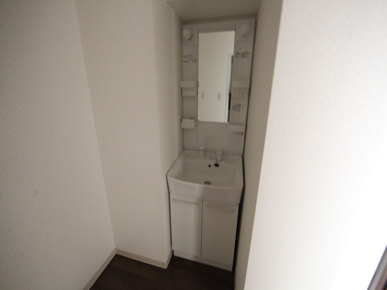 Washroom. Dressing room Independent wash basin can be prepared (shampoo dresser) washing machine