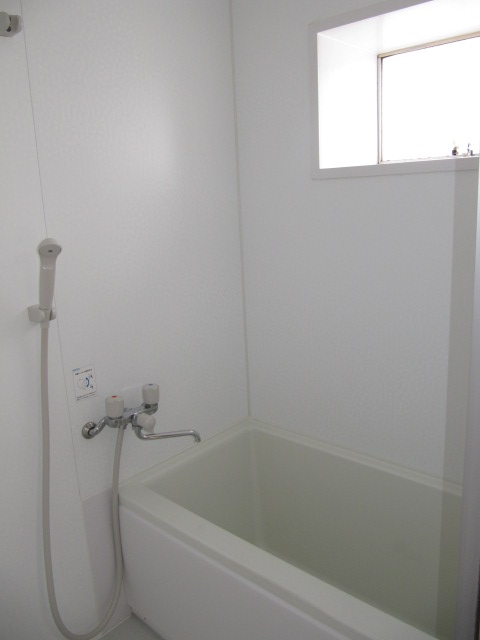 Bath. It is clean and bright bath ☆ 