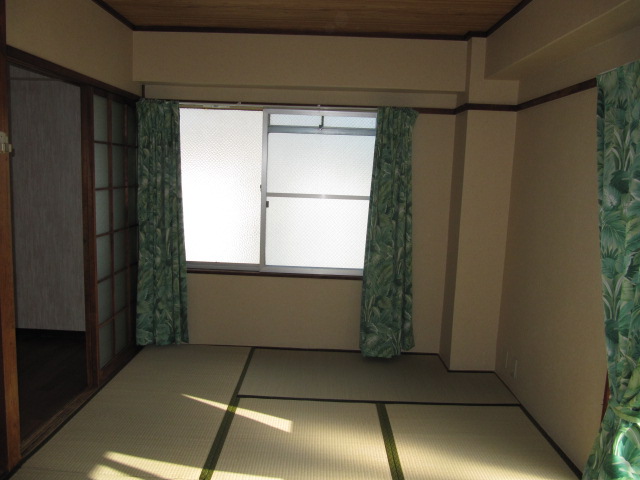 Living and room. Japanese-style room 6 quires