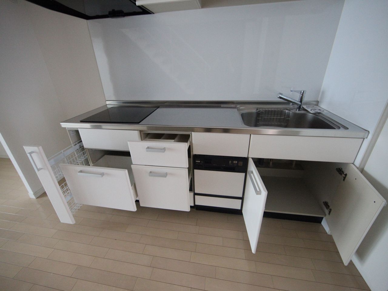 Kitchen. System Kitchen (IH2 burner stove)