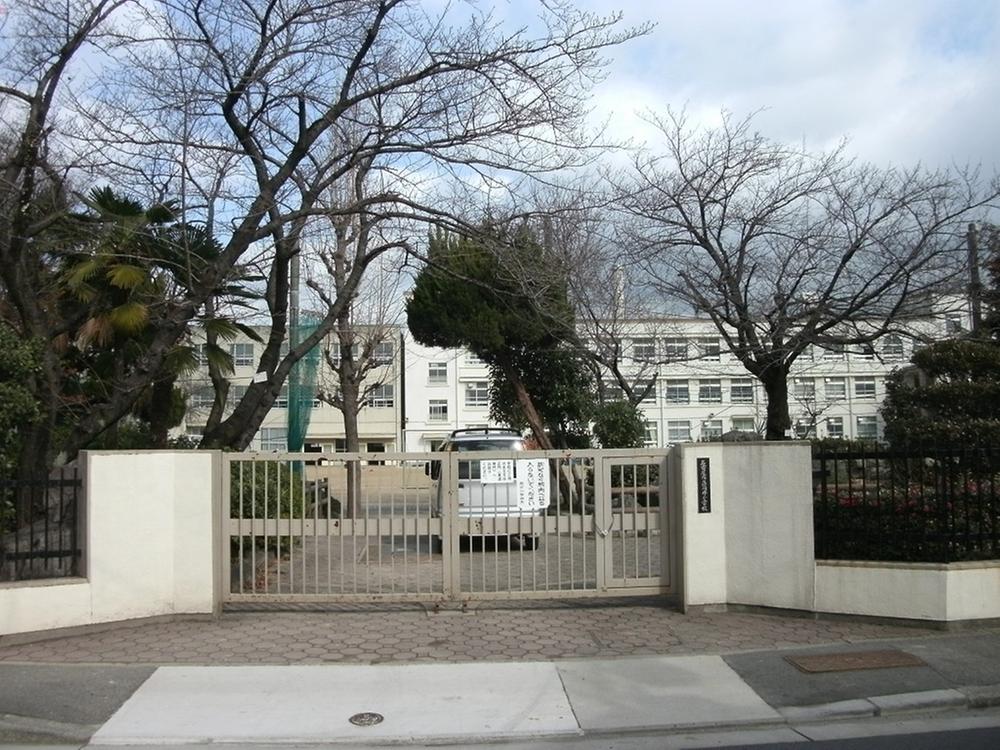 Primary school. 430m to Tsutsui Elementary School