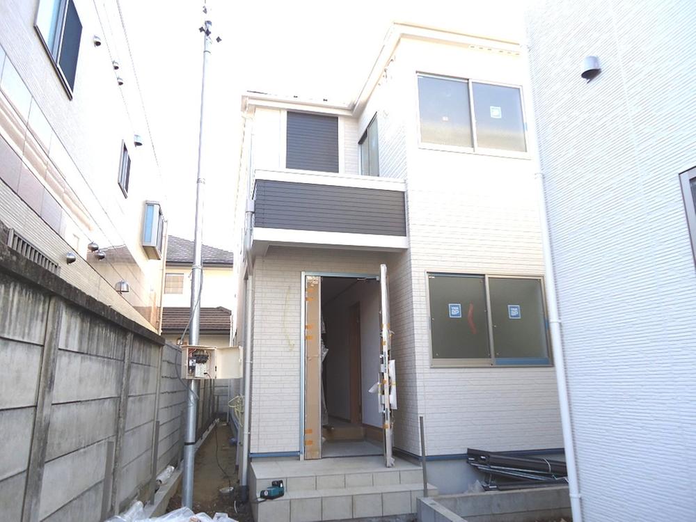 Local appearance photo. Building 3 Local (12 May 2013) Shooting