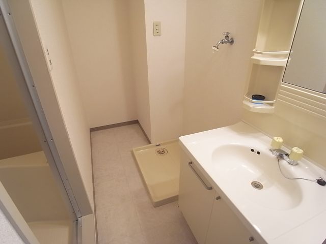 Washroom. There is a separate wash basin