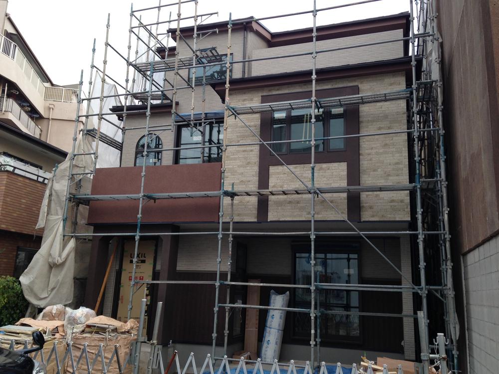 Local appearance photo. 2013 November 27, shooting