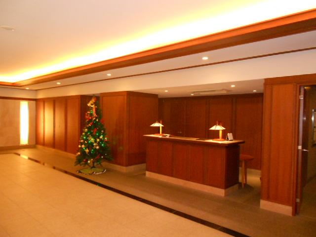 Entrance. There is a concierge service.  ※ Some pay
