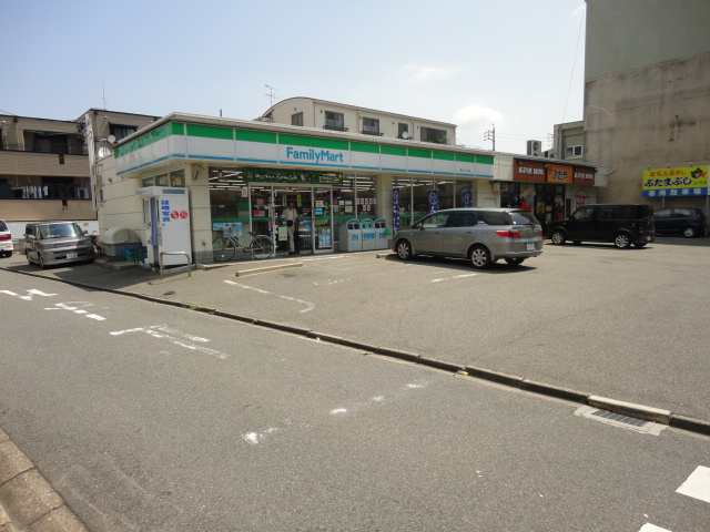 Convenience store. FamilyMart Tsutsui-chome store up (convenience store) 731m