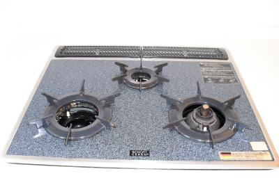 Kitchen. Gas 3-burner stove (made in Germany)