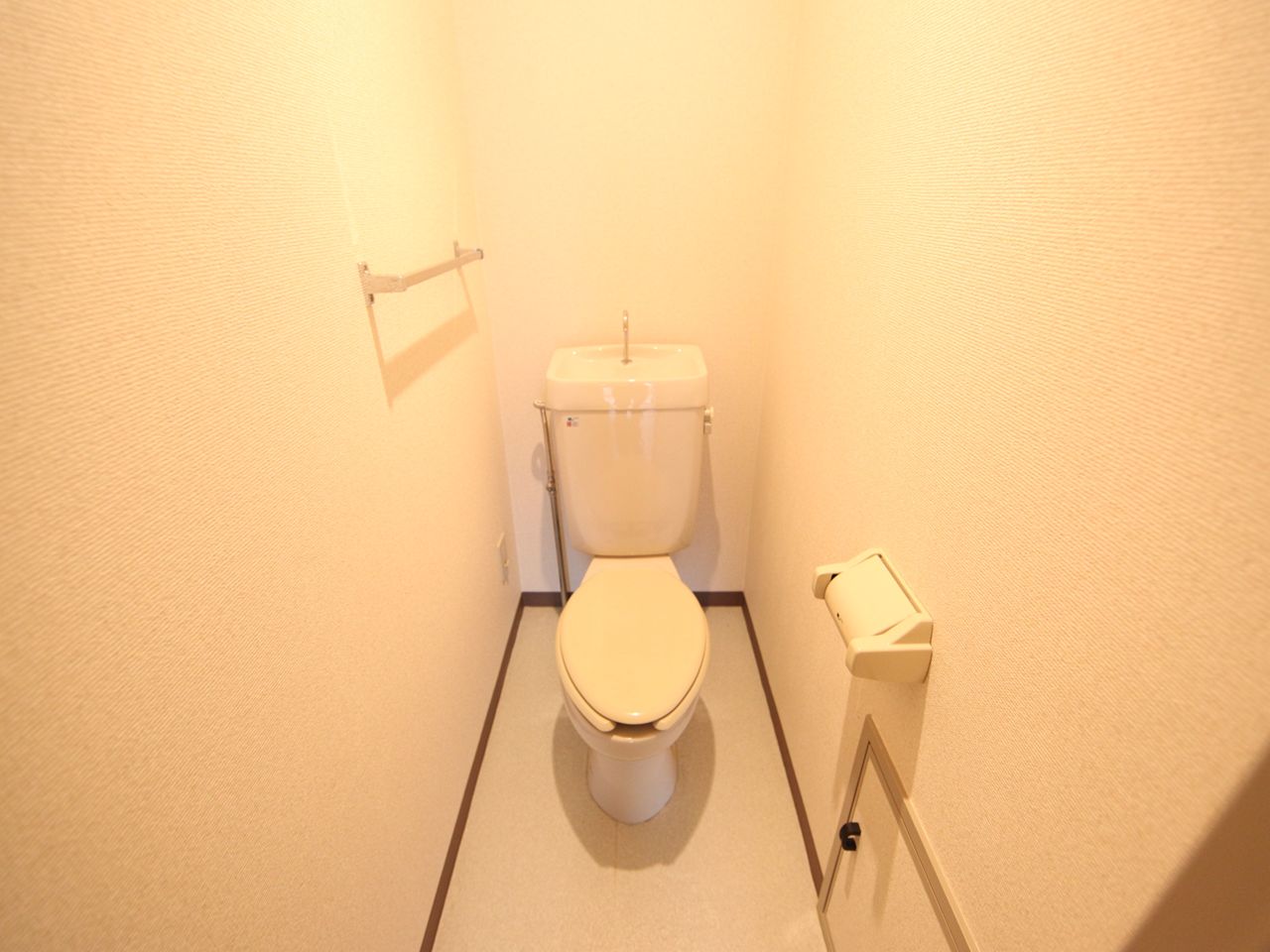 Toilet. toilet bus ・ Restroom Warm water washing heating toilet seat installation Allowed