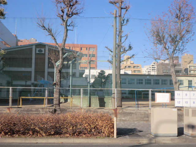 Primary school. 182m to Nagoya City hollyhock elementary school (elementary school)