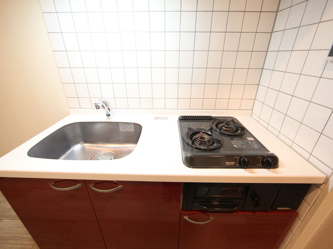 Kitchen. System kitchen (gas 2-neck ・ With grill)