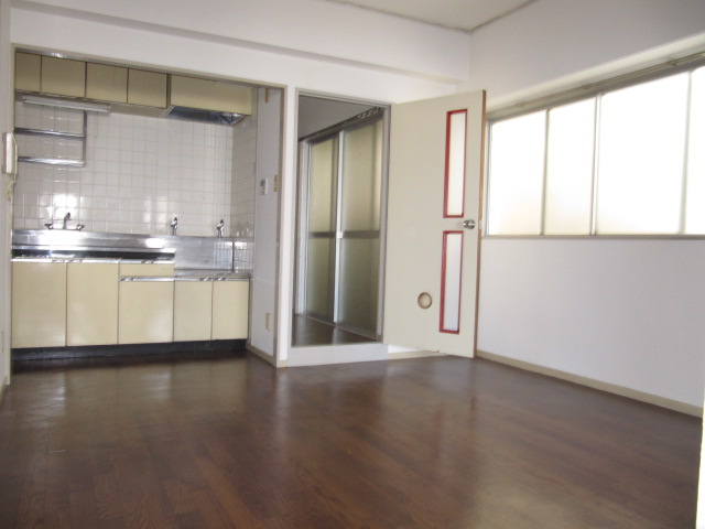 Living and room. LDK as seen from the Western-style