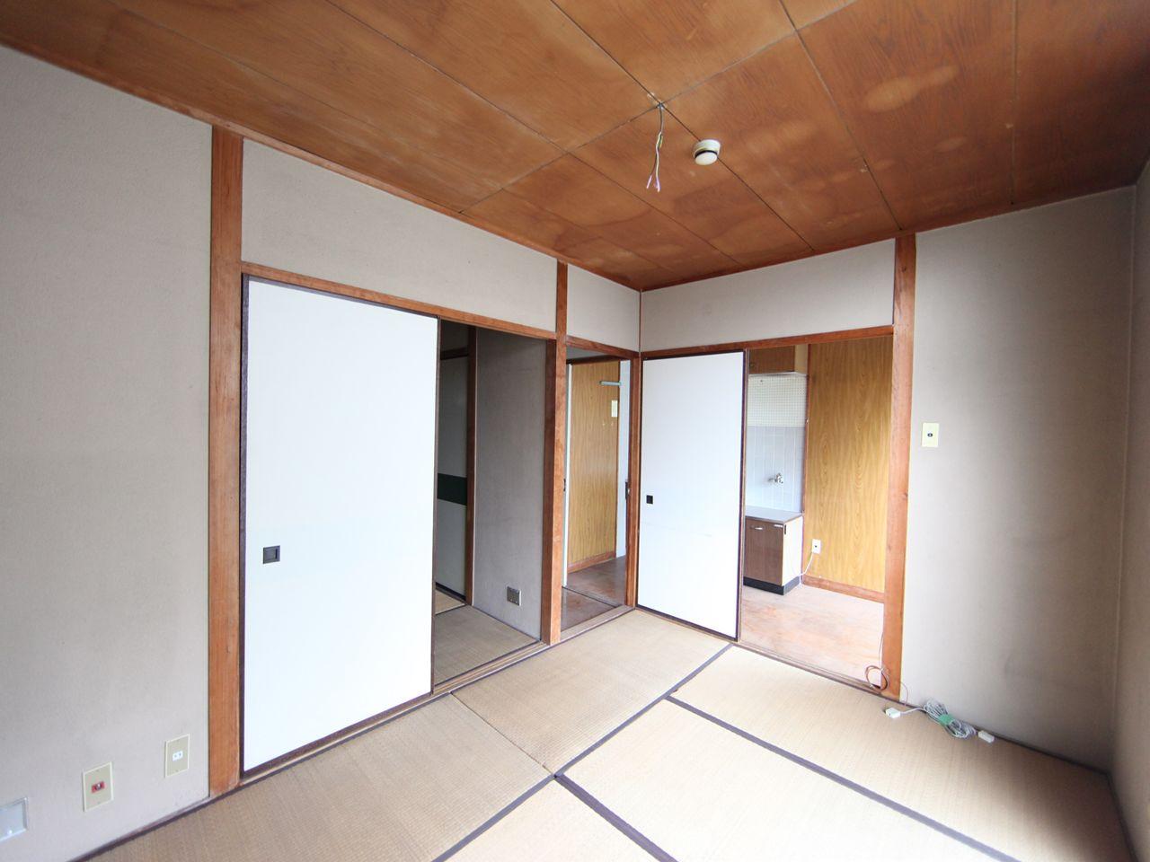 Other room space. You can also use partitions also connect the Japanese and Japanese-style