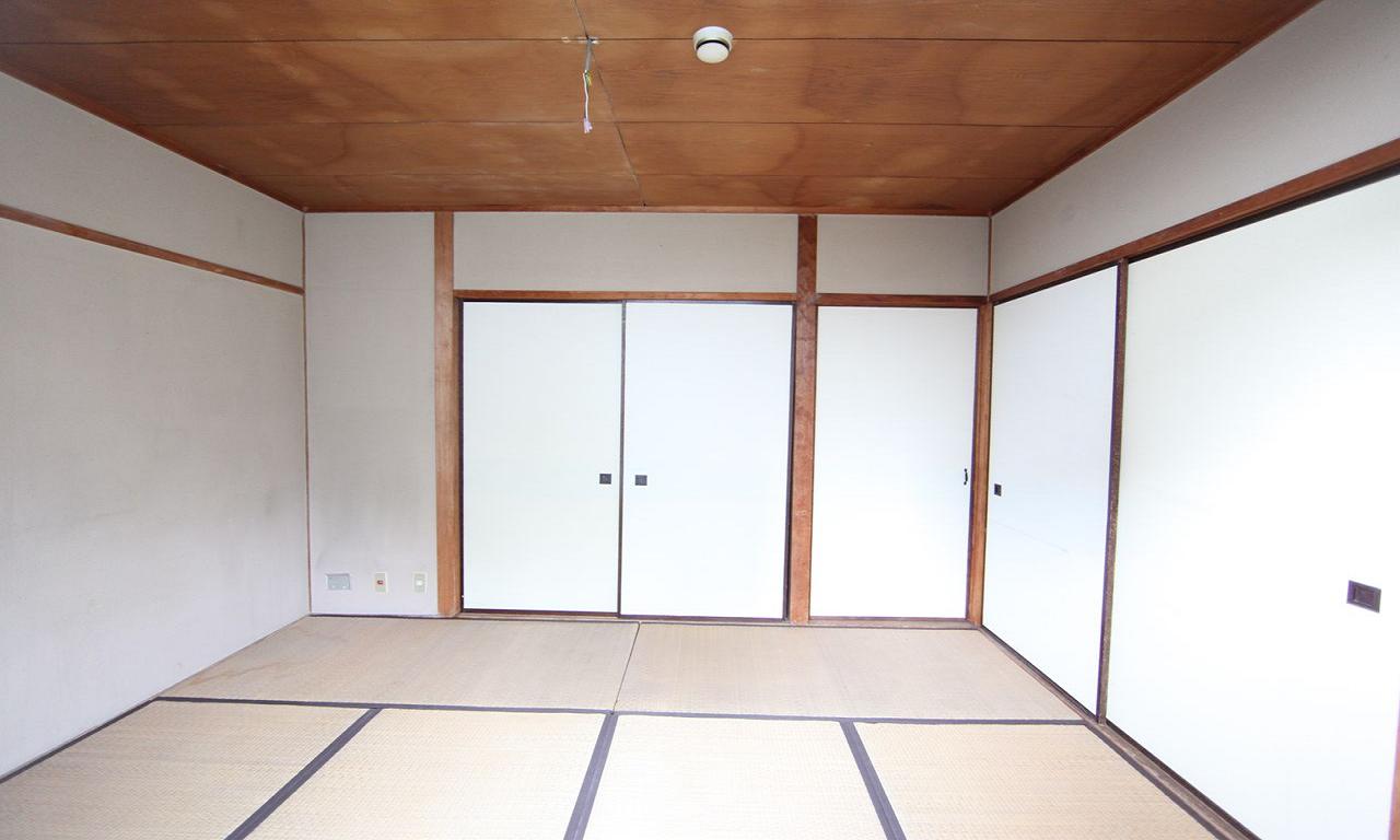 Other room space. Japanese-style room 6 quires It opens onto a balcony