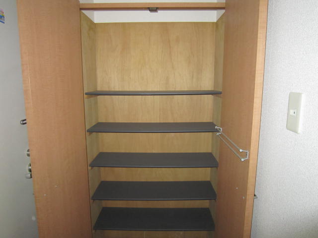 Entrance. Cupboard