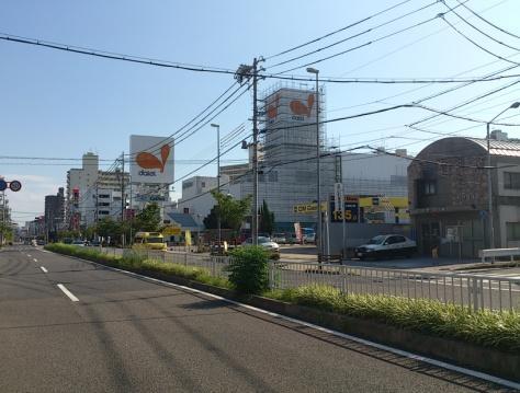 Supermarket. 200m to Daiei Kamiida shop