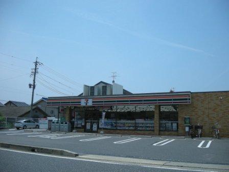Convenience store. Seven-Eleven 387m to Nagoya taste 鋺店 (convenience store)