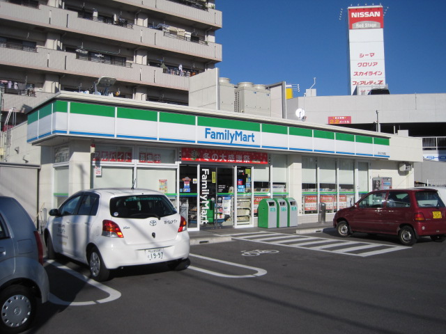 Convenience store. FamilyMart name North Tsujihontori store up (convenience store) 3m