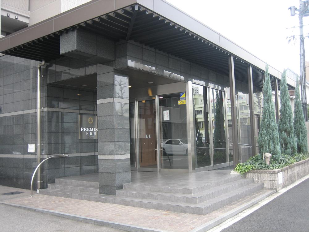 Entrance. Auto-lock system